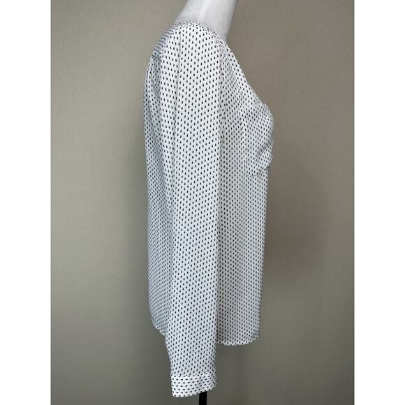 Ann Taylor LOFT White W/ Black Print No Show Buttons Blouse Top Sz S Classic EUC - Picture 6 of 16